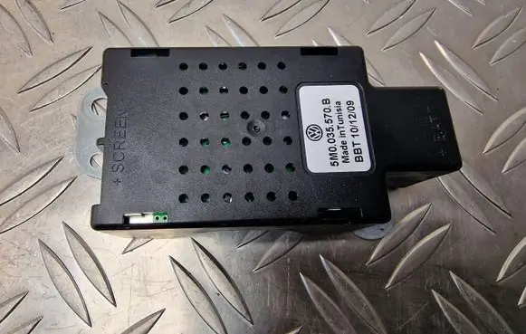 Volkswagen Golf Plus Aerial antenna amplifier 5M0035570B