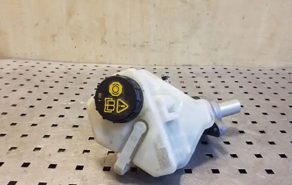 Volvo S60 Master brake cylinder 03350885561 03350885571