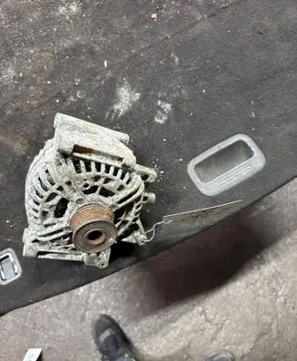 Mercedes-Benz S W220 Generator/alternator 0124625014