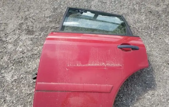Audi A2 Rear door raudonos