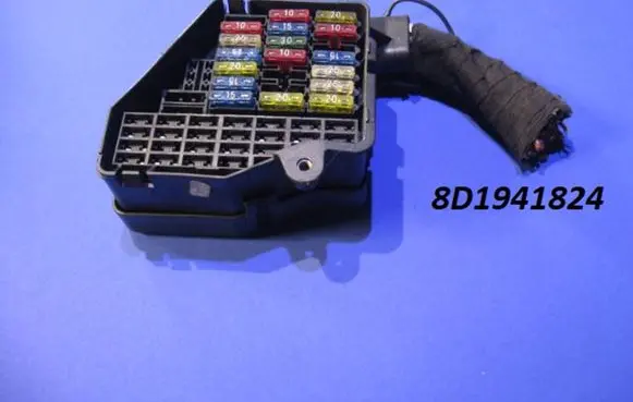 Audi A4 S4 B5 8D Fuse module 8D1941824