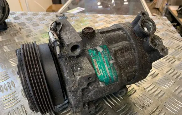 Renault Clio II Air conditioning (A/C) compressor (pump) 7700106069