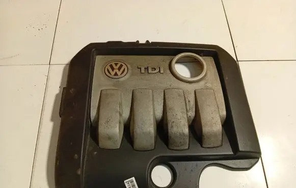 Volkswagen Jetta V Engine cover (trim) 03G103925BL