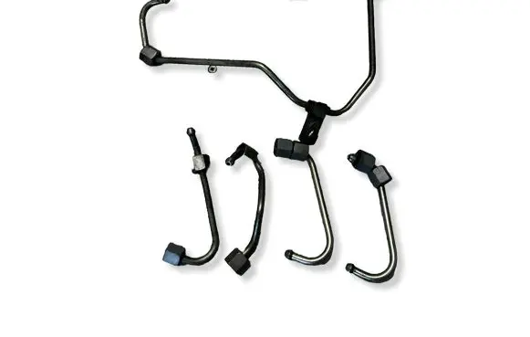 Jaguar XE Fuel injector supply line/pipe 