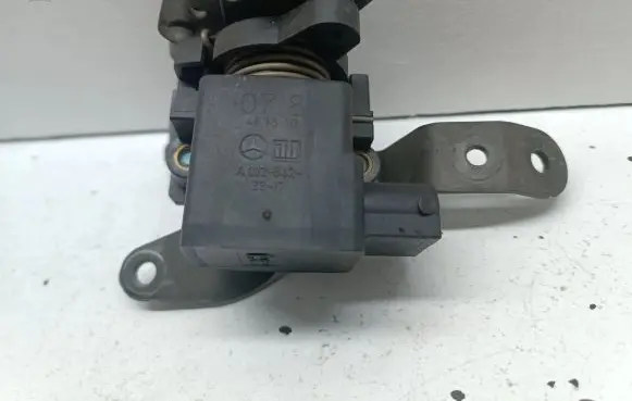 Mercedes-Benz A W168 Accelerator throttle pedal A0125423317