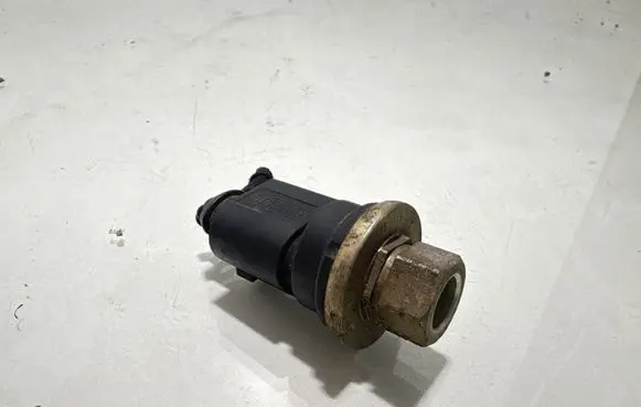 Audi A8 S8 D3 4E Air conditioning (A/C) pressure sensor 8Z0959126