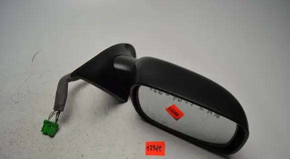 Volvo XC70 Front door electric wing mirror E11015601