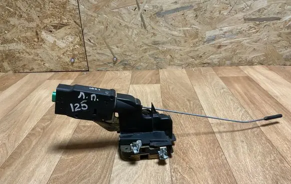 Volvo S40, V40 Front door lock 