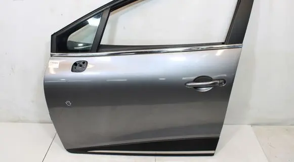 Renault Clio IV Front door