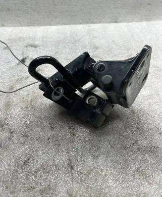 Audi A4 S4 B7 8E 8H Rear door lower hinge 8E0833411