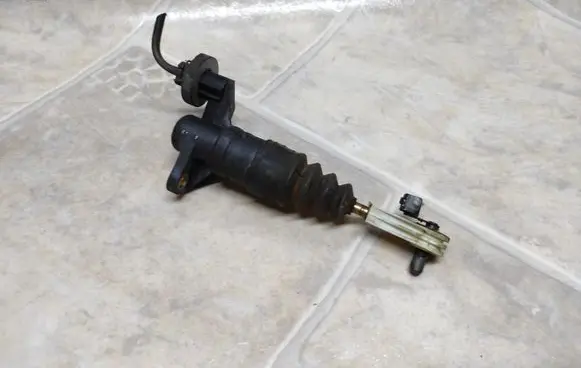 Audi A4 S4 B5 8D Clutch master cylinder 8E1721401 006236025000