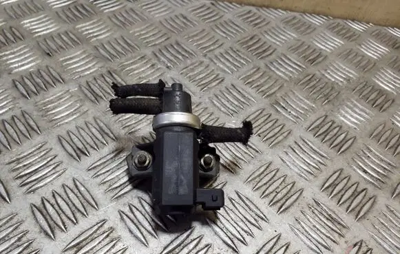 Audi 80 90 S2 B4 Vacuum valve 1H0906627 72190320