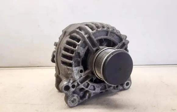 Audi A1 Generator/alternator 03L903023 0124525187