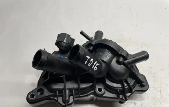 Volkswagen Jetta VII Water pump 04E121600CB
