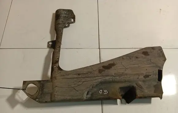 Citroen C5 Engine splash shield/under tray