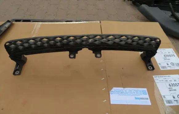 Volkswagen PASSAT B7 Front bumper mounting bracket 3AA807571A