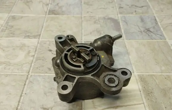 Volvo V50 Vacuum pump D1651B