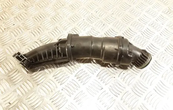 Volvo XC90 Air intake hose/pipe 31331636