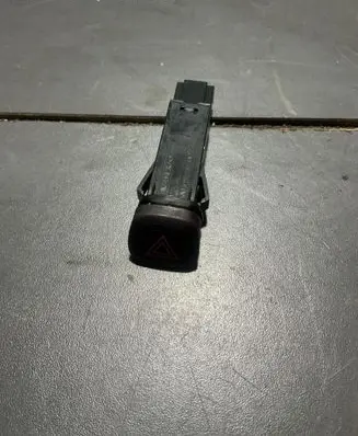 Volvo XC90 Hazard light switch 30739319 05W944