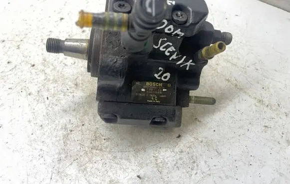Renault Scenic I Fuel injection high pressure pump 7700111010