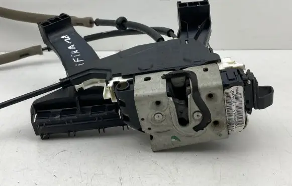 Chrysler Pacifica Front door lock P04589916AE T76KD2627 3039380