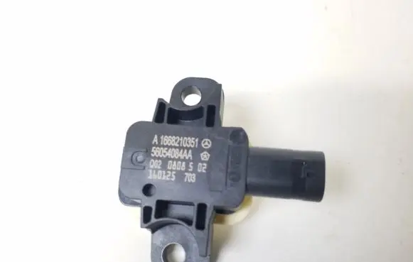 Mercedes-Benz B W246 W242 Airbag deployment crash/impact sensor A1668210351