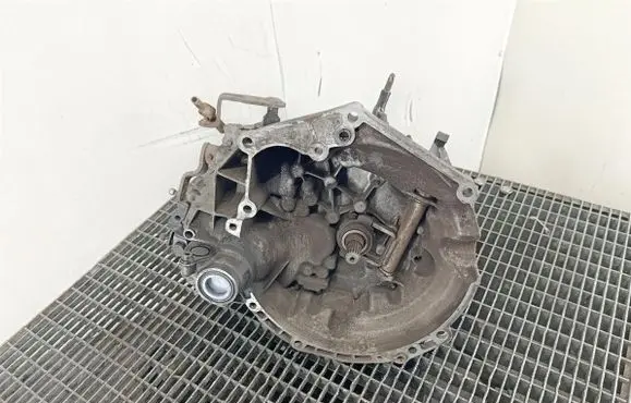Peugeot 206 Manual 5 speed gearbox 20CP23