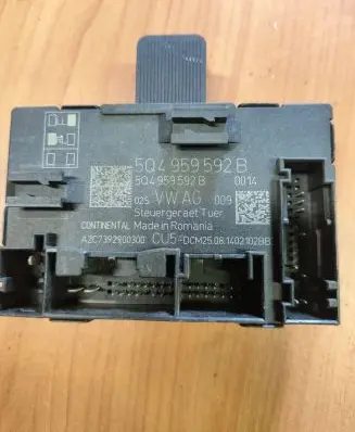 Volkswagen PASSAT B8 Door control unit/module 5Q4959592B 392900300