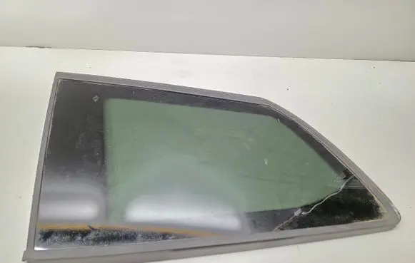 Citroen C4 Grand Picasso Rear side window 9676908880