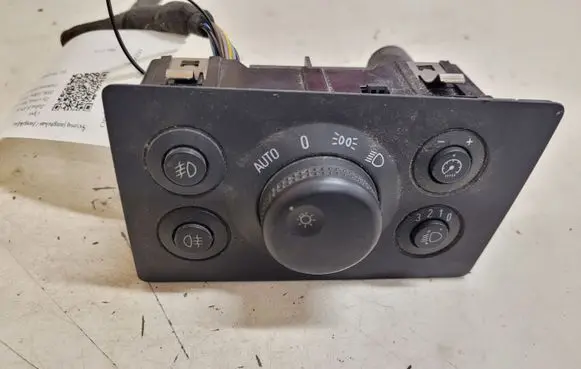 Opel Zafira B Light switch 13205869 04060201
