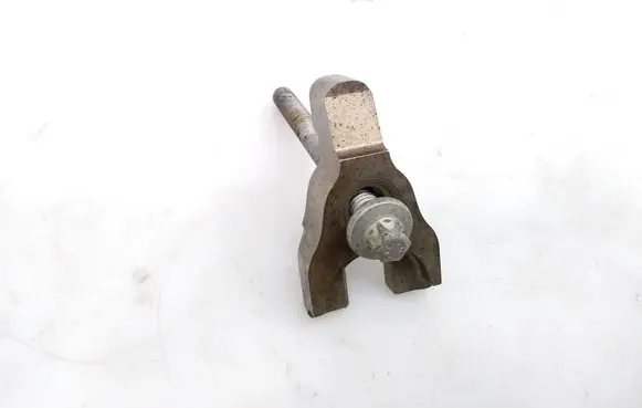 BMW 7 G11 G12 Fuel Injector clamp holder 