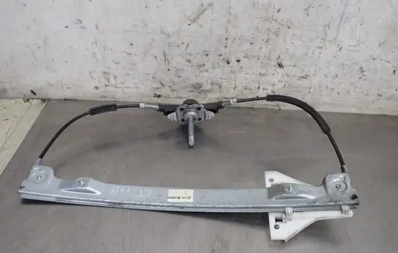 Mitsubishi Colt Rear door manual window regulator 5743A043