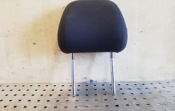 Volkswagen PASSAT B8 Front seat headrest 