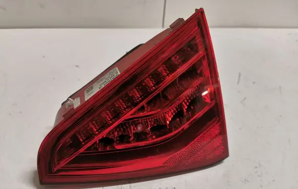 Audi A5 8T 8F Tailgate rear/tail lights 8T0945094D