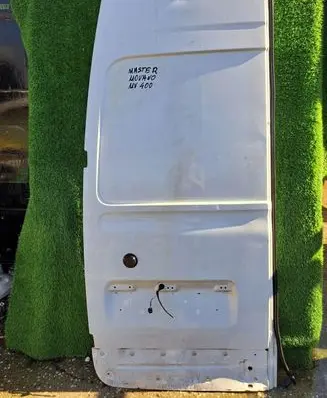 Nissan NV400 Front door