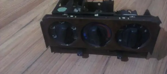 Rover 214 - 216 - 220 Climate control unit nenustayat