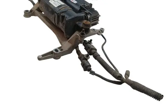 Audi A4 S4 B5 8D Air suspension compressor 7L8616006B