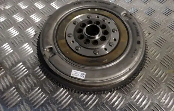 Porsche Panamera (971) Dual mass flywheel 