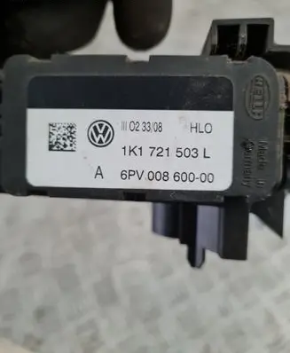Accelerator throttle pedal