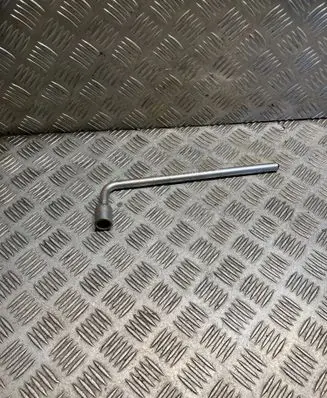 Mercedes-Benz C W204 Wheel nut wrench 2215810001 A2215810001