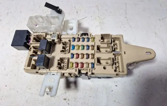 Lexus GS 300 400 430 Fuse box set 8922630030
