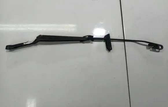 Volkswagen Bora Front wiper blade arm 183323