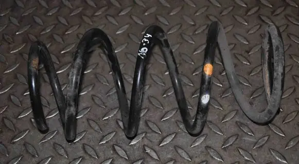 Nissan Juke I F15 Front coil spring