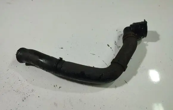 Volkswagen PASSAT B6 Engine coolant pipe/hose 