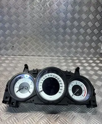 Mercedes-Benz C W204 Speedometer (instrument cluster) A2049004909
