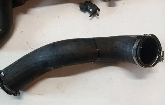 Volvo XC90 Intercooler hose/pipe 31261366