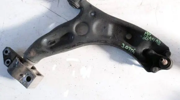 Skoda Octavia Mk2 (1Z) Front upper control arm/wishbone 