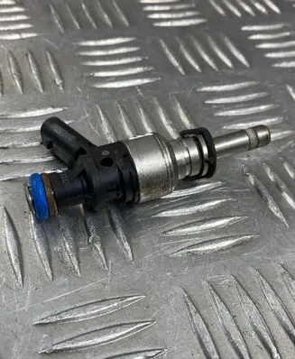 Audi A8 S8 D4 4H Fuel injector 079036G