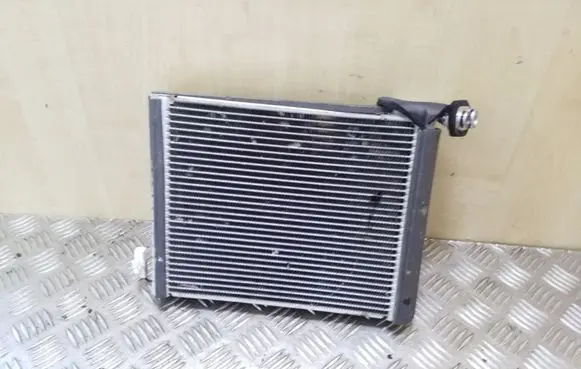 Toyota Yaris Air conditioning (A/C) radiator (interior) 