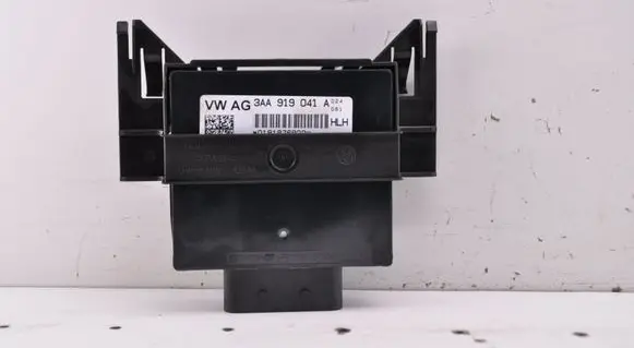 Volkswagen Transporter - Caravelle T5 Voltage converter/converter module 3AA919041A